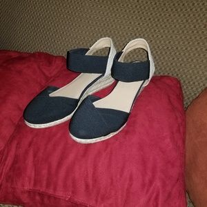 abra espadrille by comfortview